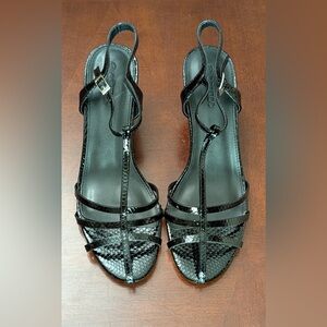 Contigo Black Strappy Sandals